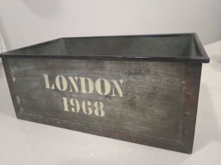 Caja metal vintage