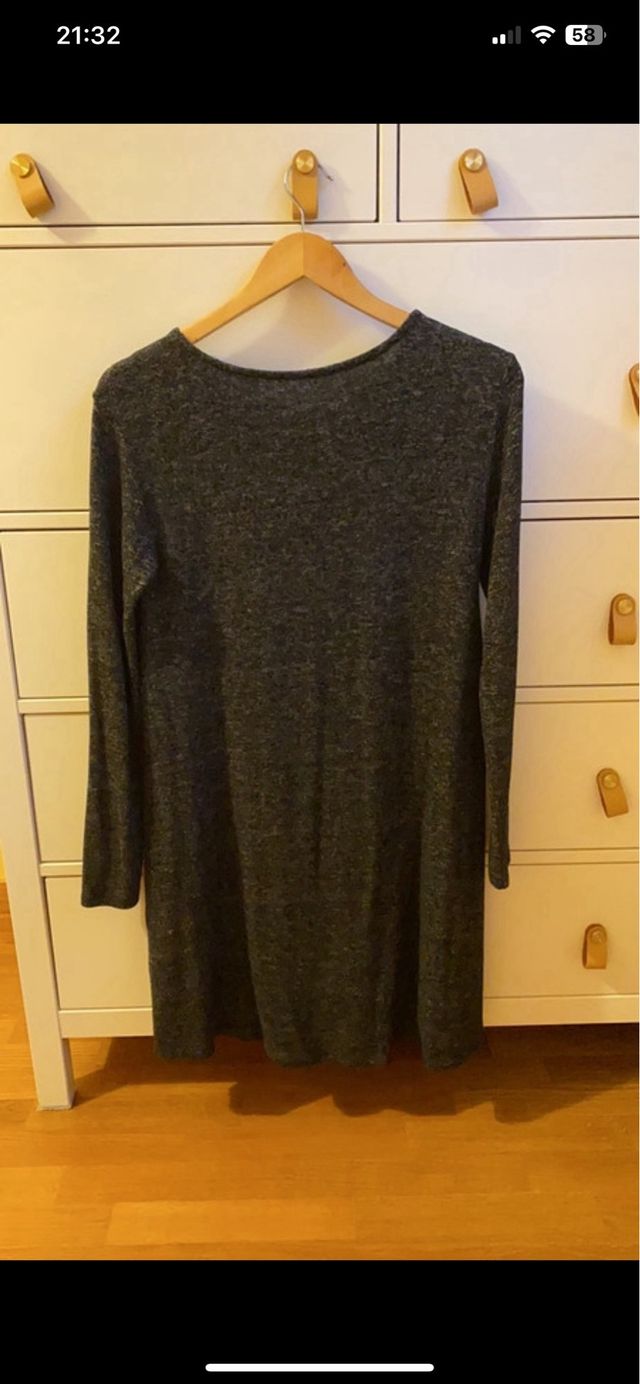 Vestido gris corto Stradivarius