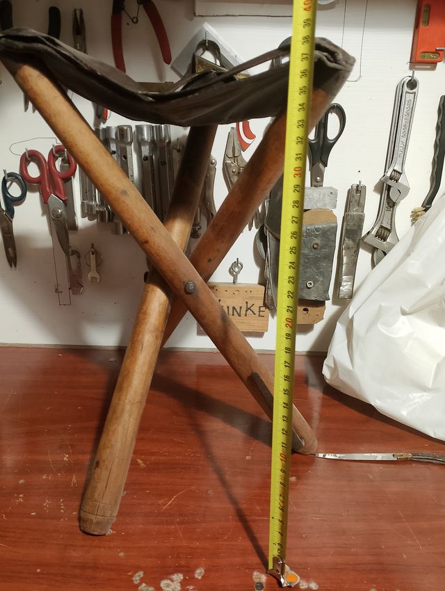 PEQUEÑA BANQUETA PLEGABLE CUERO CAZA PESCA