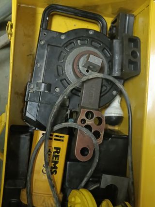 Vendo curvadora de tubos rems