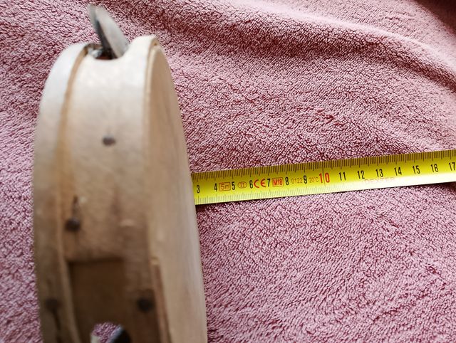 ANTIGUA PANDERETA MADERA Y PIEL