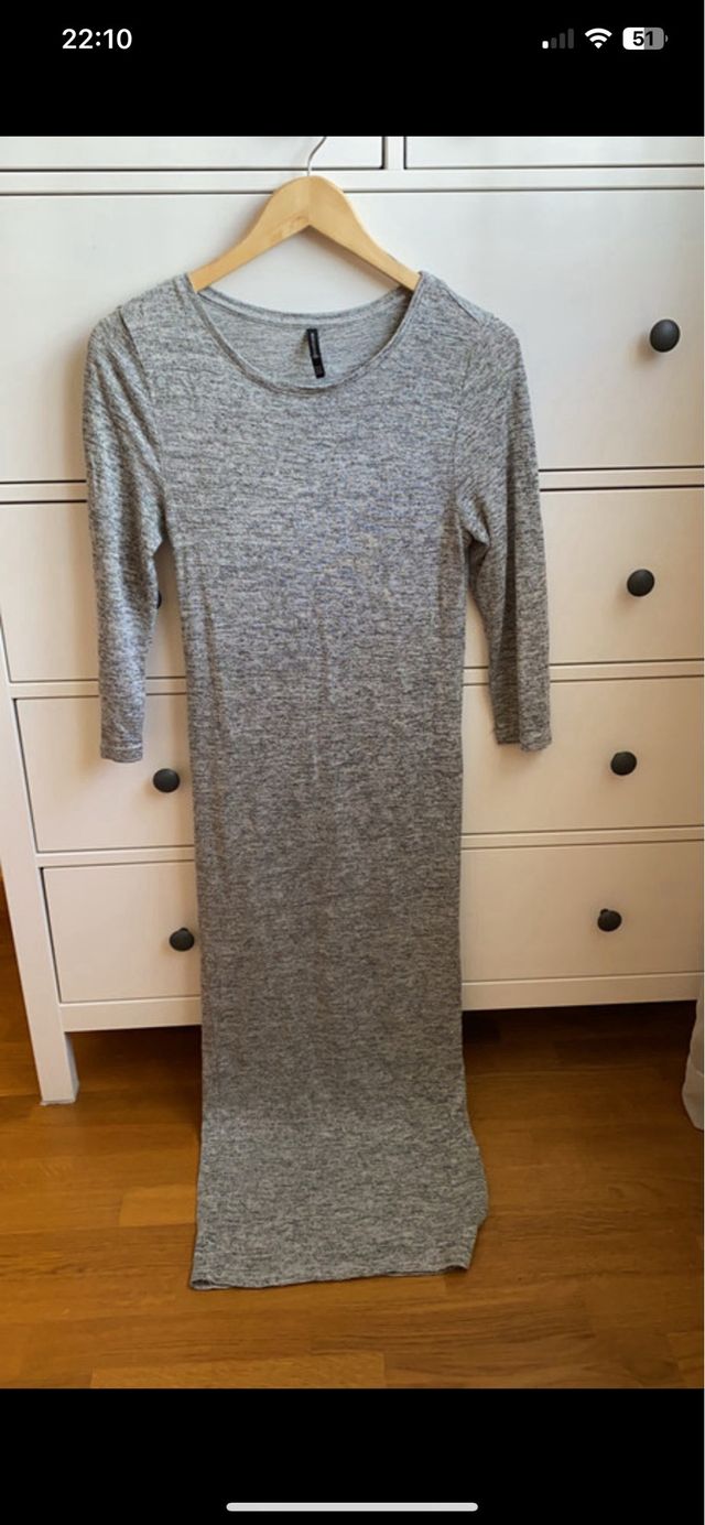 Vestido largo gris Stradivarius