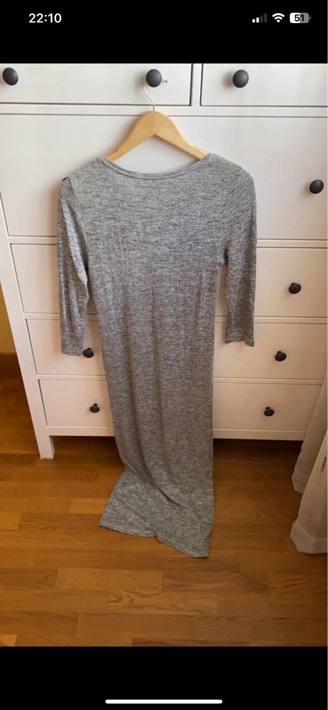 Vestido largo gris Stradivarius