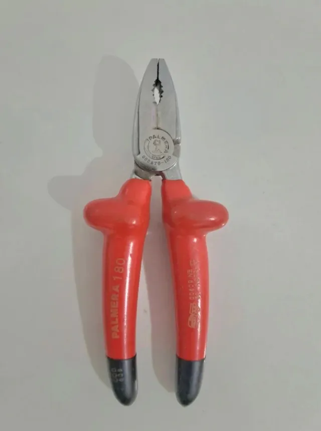 Alicates Universales