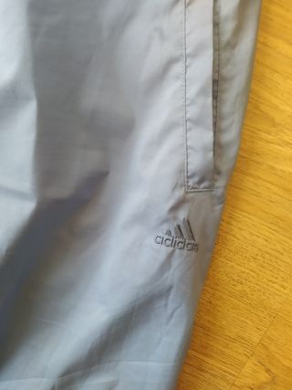 Pantalón Adidas impermeable Y2K