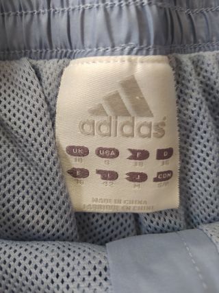 Pantalón Adidas impermeable Y2K