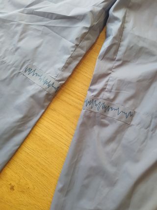 Pantalón Adidas impermeable Y2K