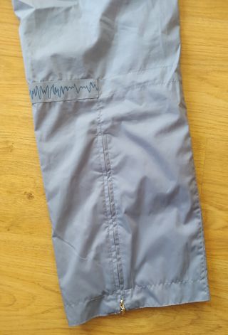 Pantalón Adidas impermeable Y2K