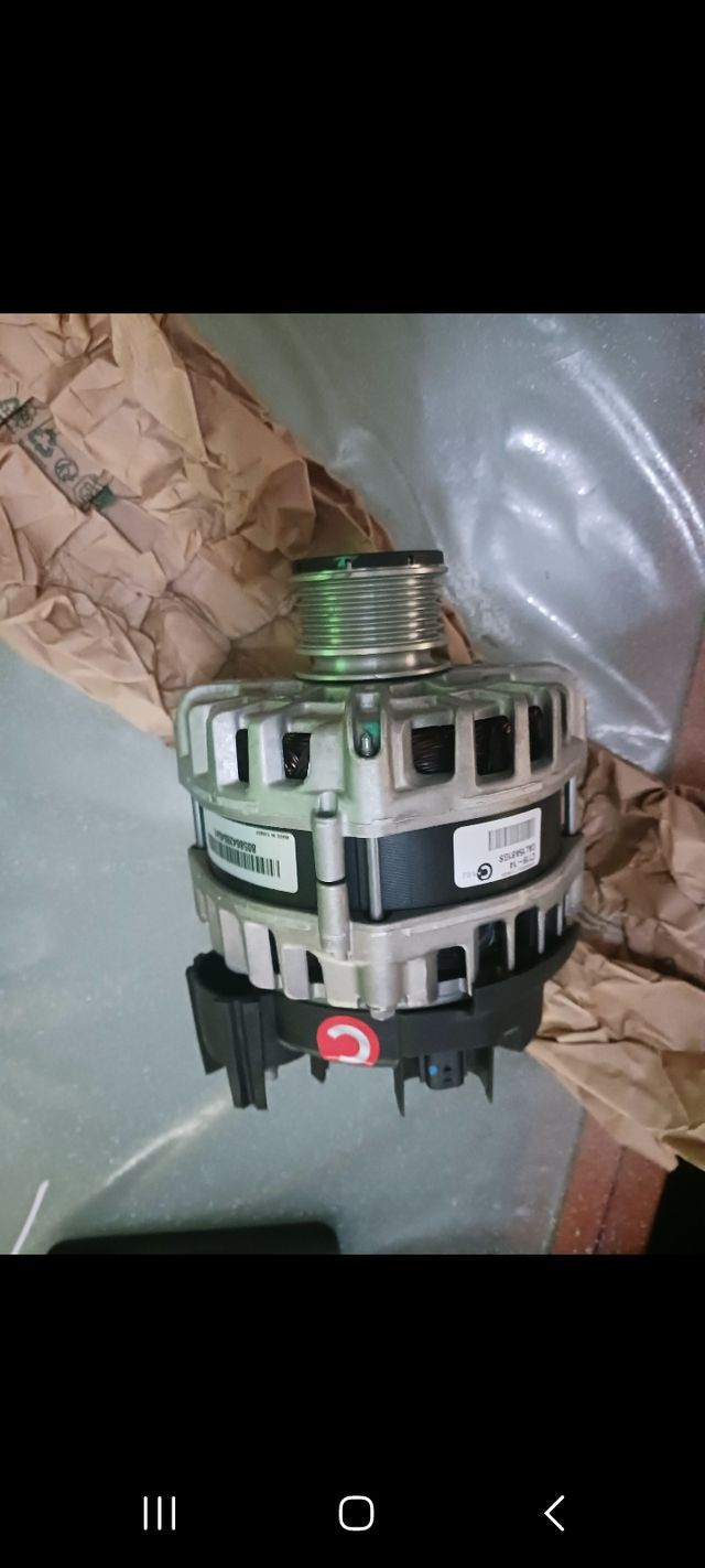 Alternador valeo  de coche Renault