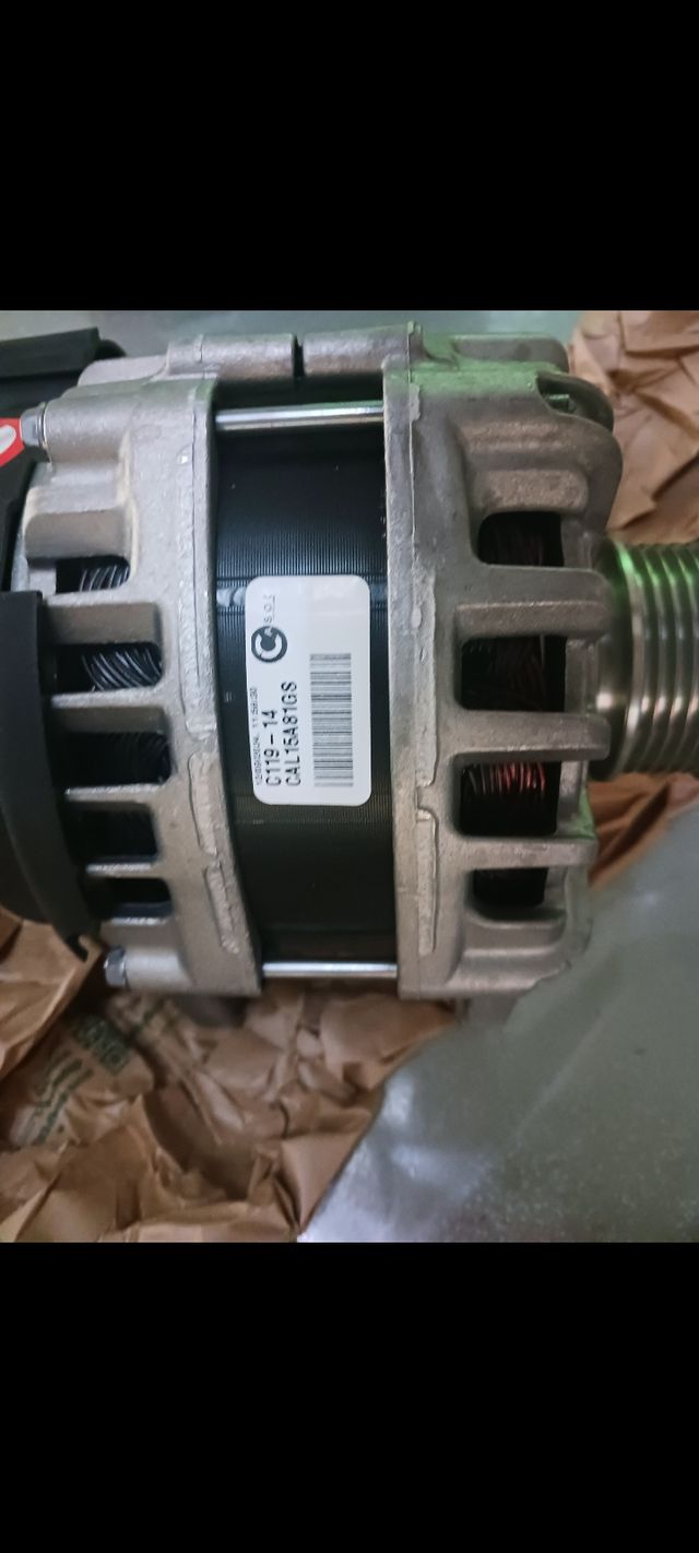 Alternador valeo  de coche Renault