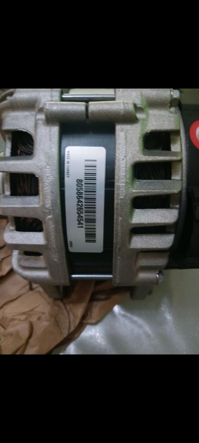 Alternador valeo  de coche Renault