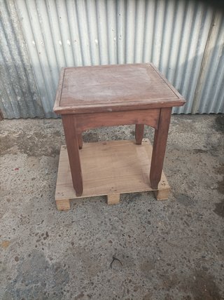 Mesa de madera 60x60 cm
