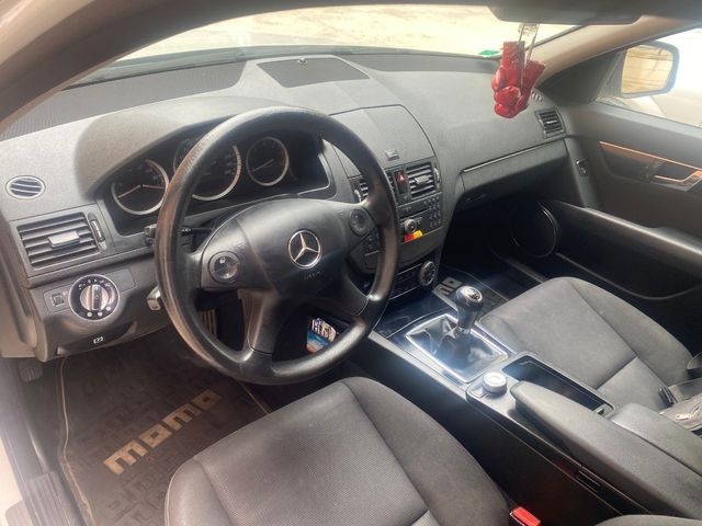 Mercedes-Benz Clase C200cdi 150cv