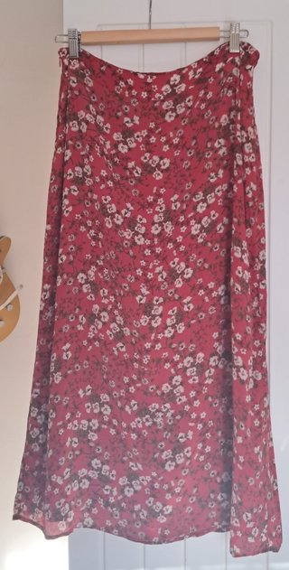Falda midi de Zara