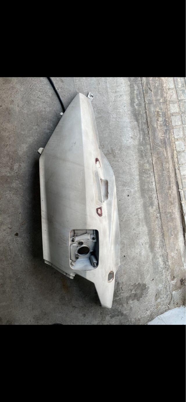 Tapa lateral izquierda Burgman 650