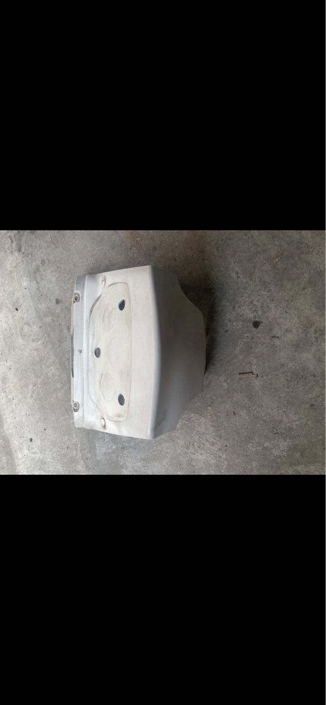 Tapa superior trasera Burgman 650