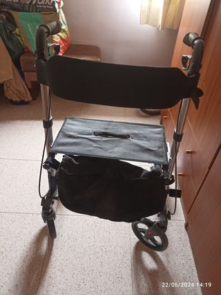 ANDADOR EXTRA LIGERO CON ACCESORIOS