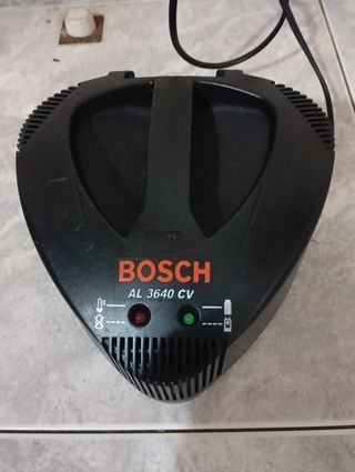Cargador taladro Bosch bien estado