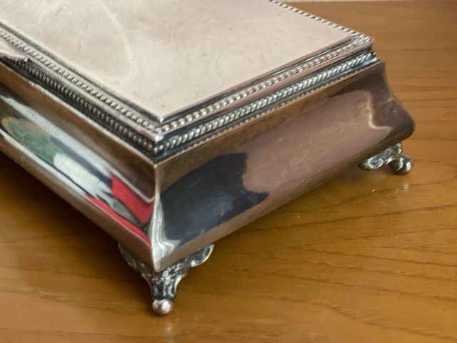 Juego de tocador antiguo de alpaca