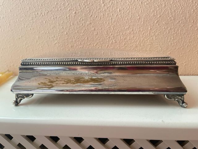 Juego de tocador antiguo de alpaca