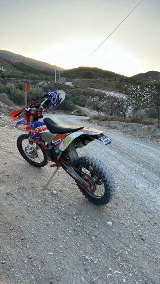 ktm 125 exc 2t (itv recien pasada)