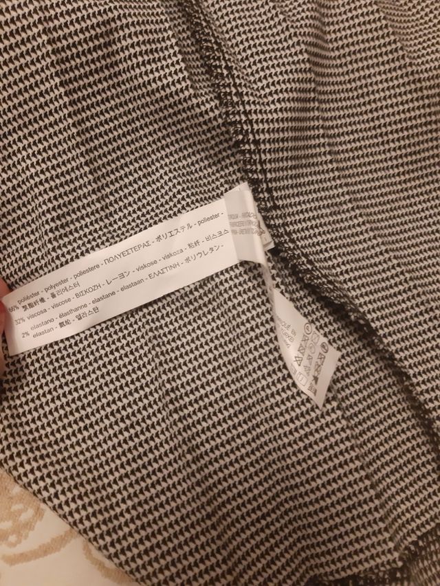 Saia da marca Zara
