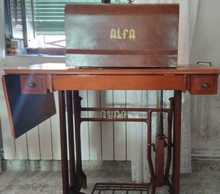 Maquina de coser antigua