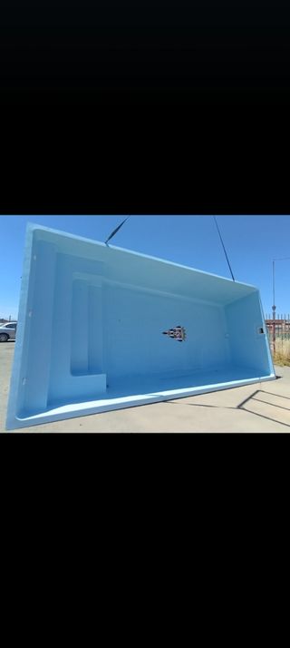 Piscinas en fibra de poliester ^
