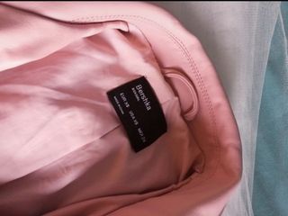 Chaqueta de cuero rosa Bershka 