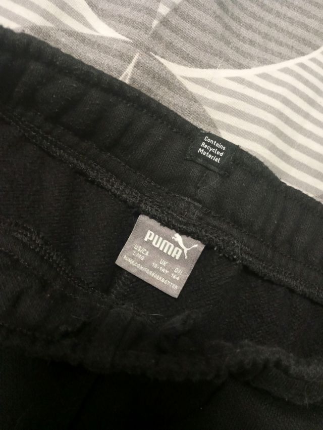 Pantalones chándal Puma negros