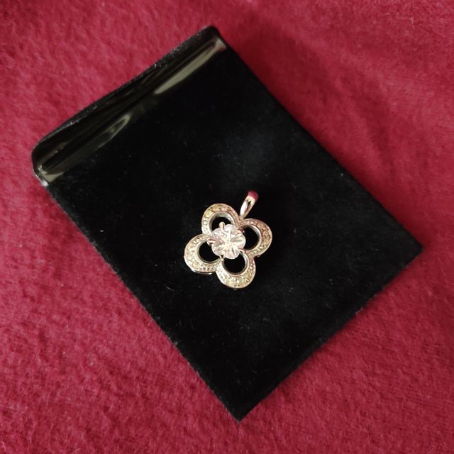 Colgante con circonitas