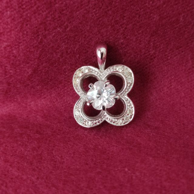 Colgante con circonitas