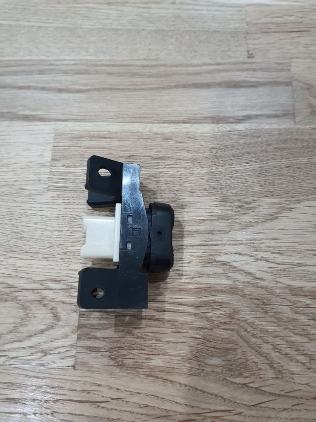 Interruptor elevaluna Mitsubishi eclipse 1G