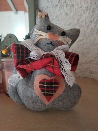 Gattina fatta a mano