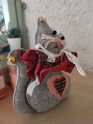 Gattina fatta a mano