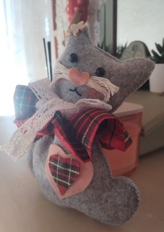 Gattina fatta a mano