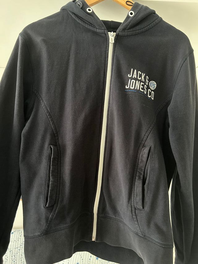 Lote de jerseys y sudaderas