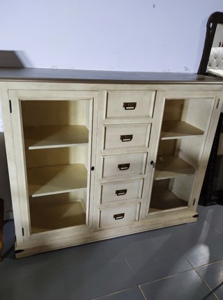 Mueble de madera maciza,no se rebaja