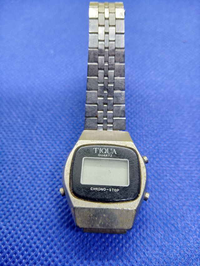 orologi9 al quarzo marca Tiqua e