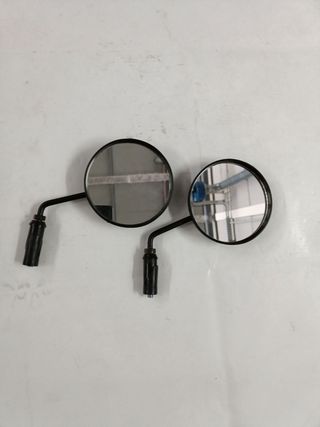 Espejo retrovisor negro al puño