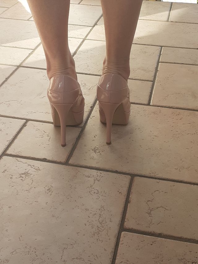 Scarpe open toe in vernice