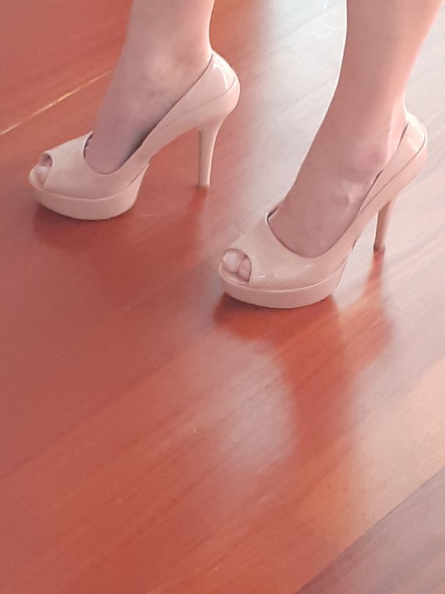 Scarpe open toe in vernice