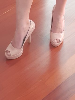 Scarpe open toe in vernice