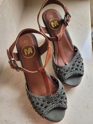 Sandalias sin usar