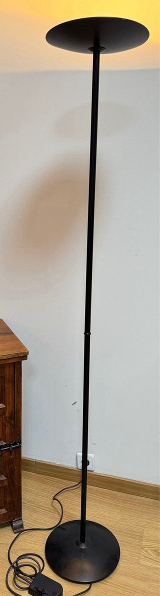 Lampara de pie Regulable.