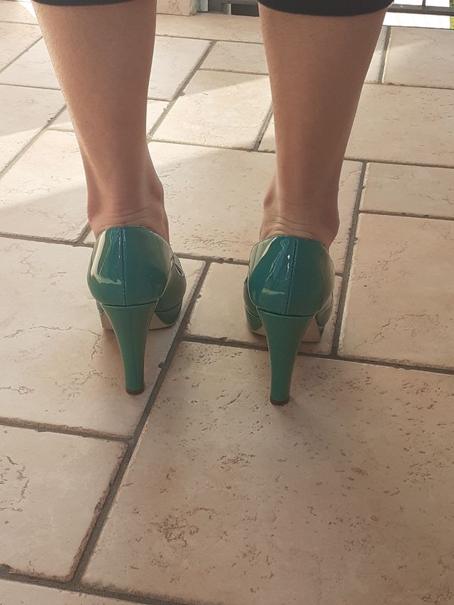 Scarpe open toe in vernice