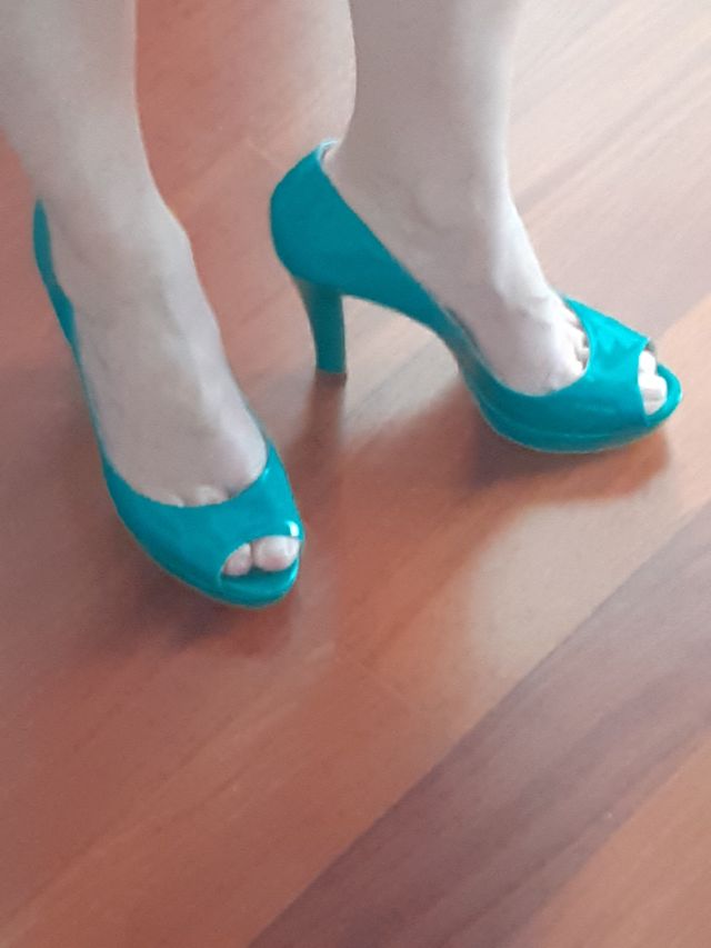 Scarpe open toe in vernice