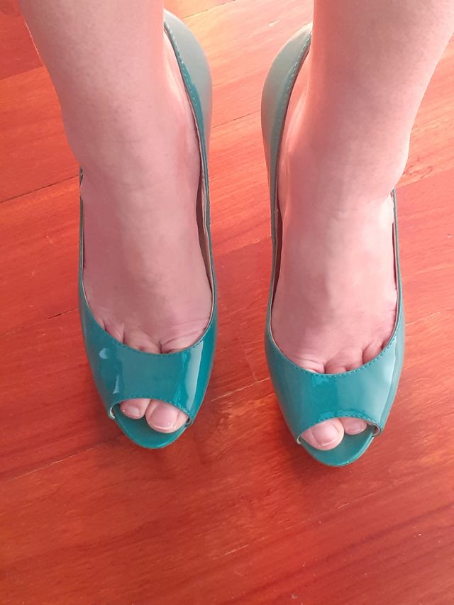 Scarpe open toe in vernice