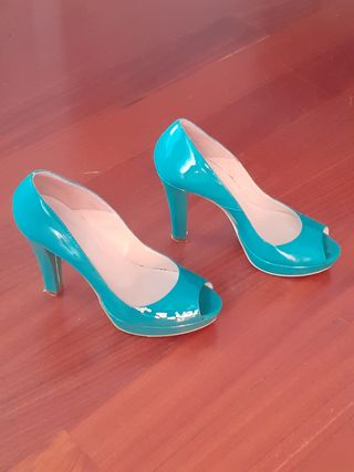 Scarpe open toe in vernice