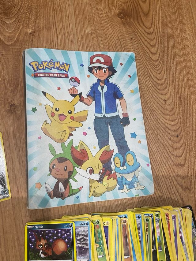 Lote de 625 cartas Pokemon +3 albums